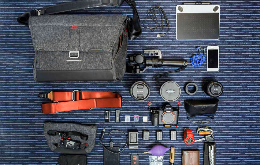 how to charge a DSLR camera with a power bank