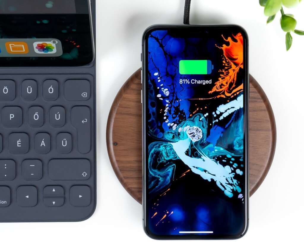 Charging iphone 1 Charging iphone 1