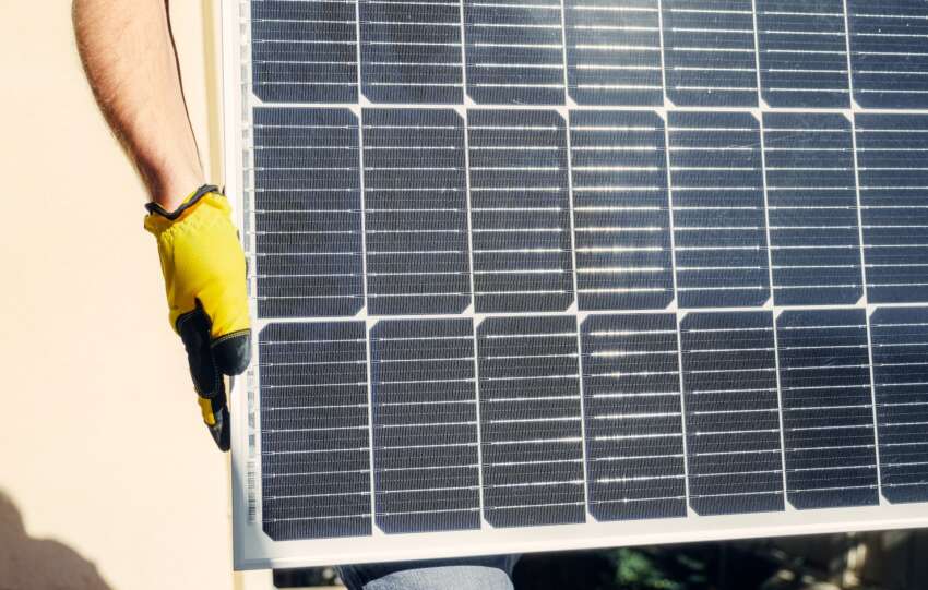 solar panel produce electricity