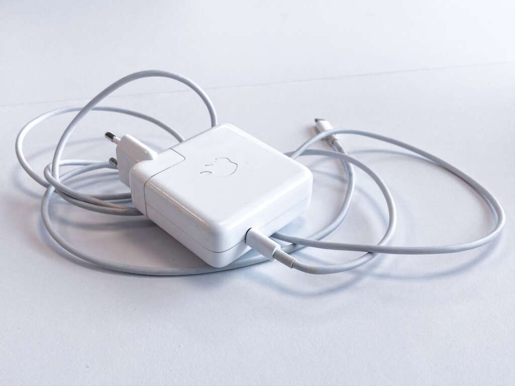 apple charger apple charger