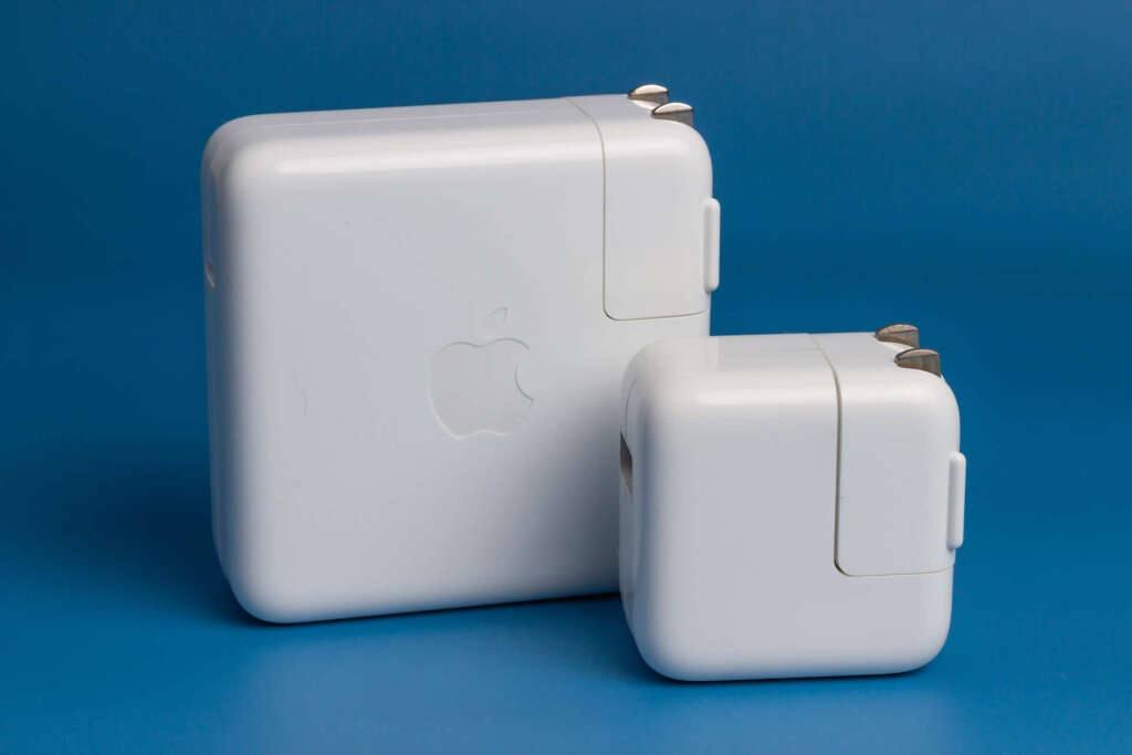 Apple MacBook pro charger Apple MacBook pro charger