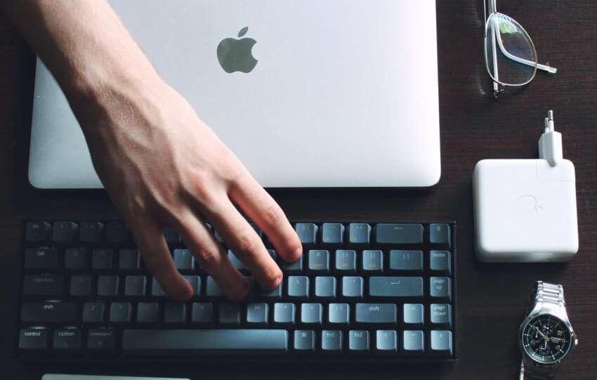 apple chargers for laptops
