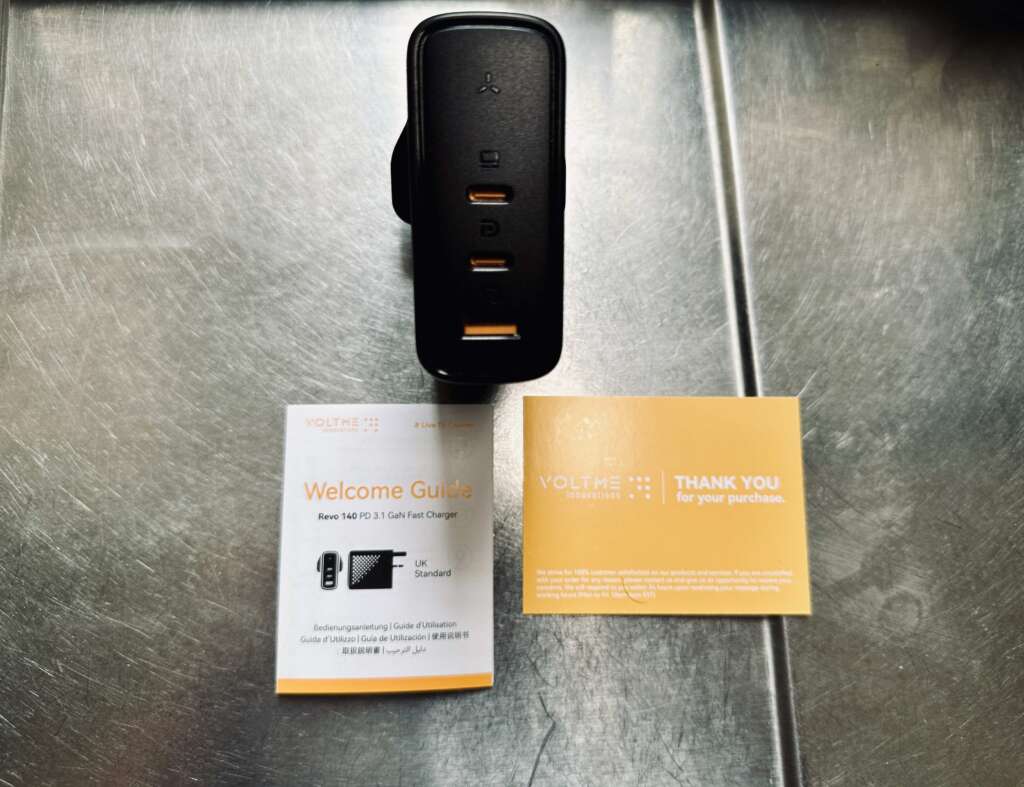 VOLTME Revo 140 GaN Charger Inside Box VOLTME Revo 140 GaN Charger Inside Box