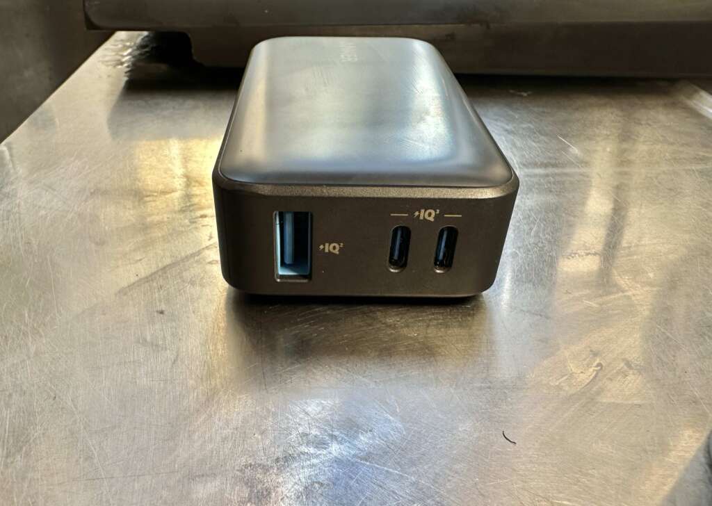 anker 533 powercore 10000mah 30w pd Charging port anker 533 powercore 10000mah 30w pd Charging port