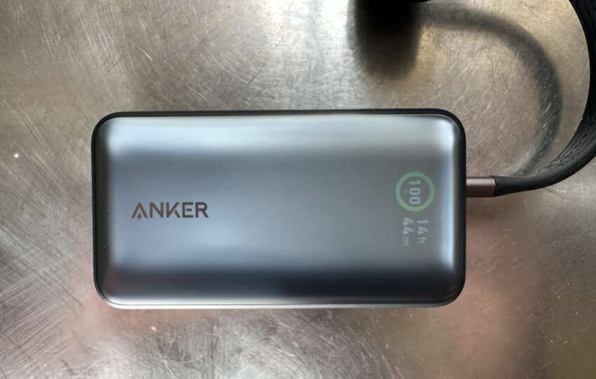 anker 533 powercore 10000mah 30w pd top view