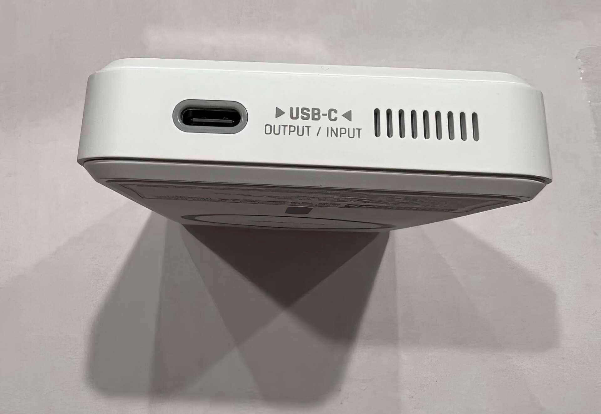 sharge ICEMAG Magnetic Power Bank USB Port sharge ICEMAG Magnetic Power Bank USB Port